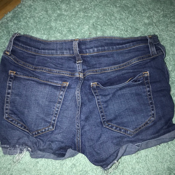 Hollister Distressed Shorts - Picture 3 of 3